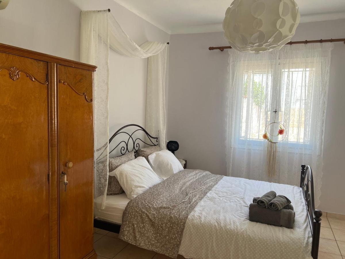 Yiayia Katina'S House Apartman Corinth Kültér fotó